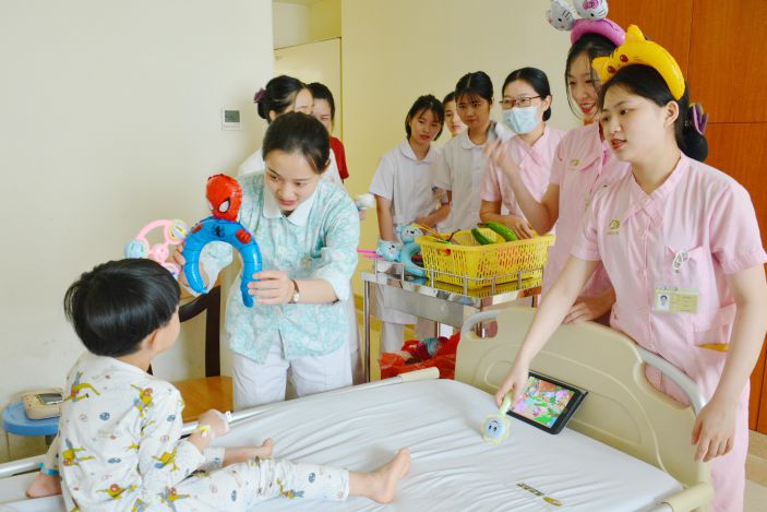 兒科爲小朋友們慶“六一”